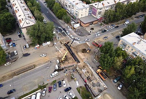 Сложный ремонт теплосетей провели на одной из крупнейших развязок в Новосибирске
