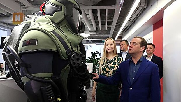 Медведев пошутил о министрах с искусственным интеллектом