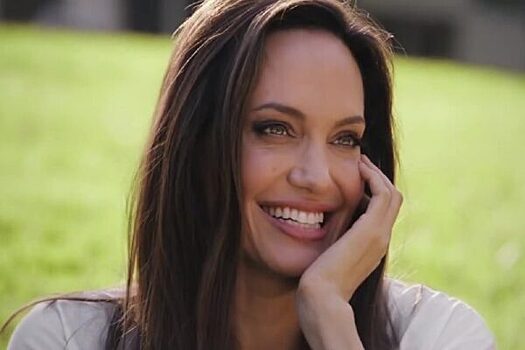 Анджелина Джоли закрыла фонд поддержки женщин из-за нехватки денег