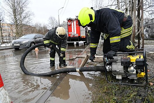 Спасатели и пожарные помогут избавить Петрозаводск от луж