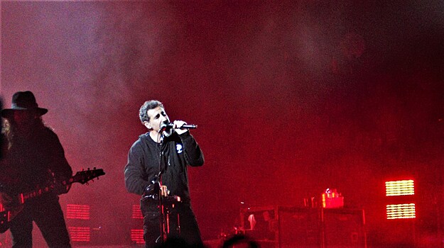 System of a down в третий свой приезд на Park Live наконец взорвали Москву