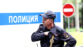 Москвича оштрафовали за окрашенные в цвета украинского флага волосы