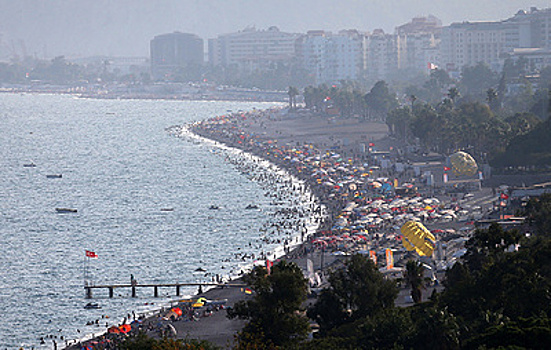 Туроператоры не получали жалоб на заражение "странным вирусом" в Турции
