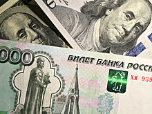 Россиянам посоветовали не скупать доллары
