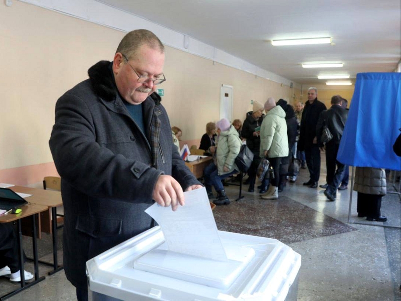 Олег Мельниченко проголосовал на выборах президента России