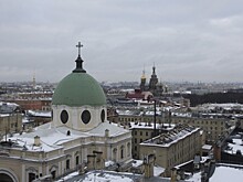 Снегопад парализовал движение в Петербурге