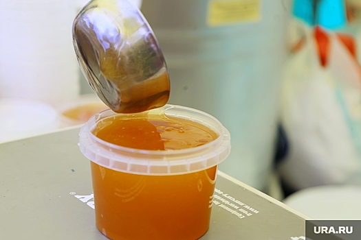 В аэропорт Екатеринбурга привезли опасный мед из Таджикистана