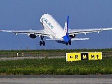Самолет вернулся в аэропорт вылета из-за трещины в стекле