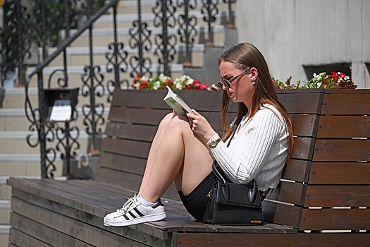 "Буквоед" назвал 10 самых читаемых книг лета 2025 года