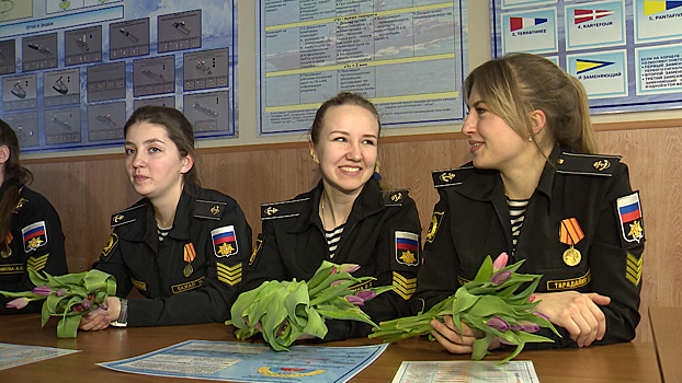 В Балтийском военно-морском институте в Калининграде прошел праздничный флешмоб