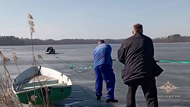Владимир Колокольцев наградил псковских полицейских, спасших провалившихся под лед рыбаков