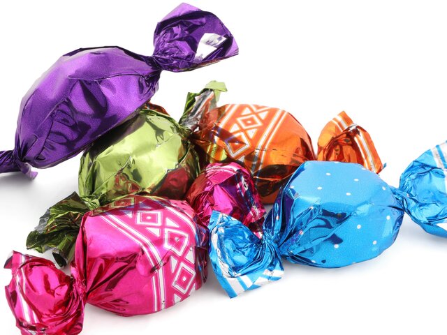 Раздававший детям конфеты с иглами задержан в Бишкеке