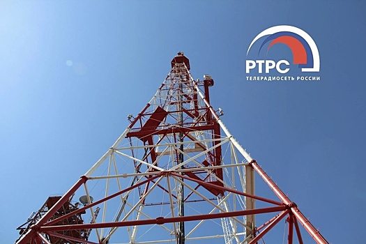 Не стой под струей: водителей в Екатеринбурге просят не парковаться рядом с телебашней