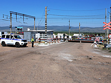 Сотрудники военной автоинспекции ВВО в Бурятии провели акцию «Внимание! Железнодорожный переезд»