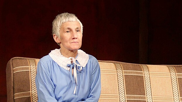 «Хочется рыть землю руками и говорить не на русском»: как живет Хайруллина