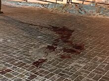 Парня вытащили с того света: в центре Екатеринбурга устроили поножовщину