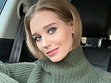 Розовые румяна, выразительные брови и родинка: Асмус показала макияж, напоминающий грим гейши