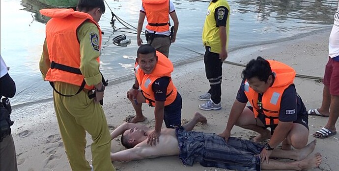 Голый россиянин пытался угнать яхту в Таиланде после ссоры с женой