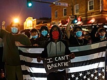 Смерть американца при задержании вызвала протесты в США