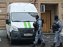 Судебные приставы вскрыли двери Долиной