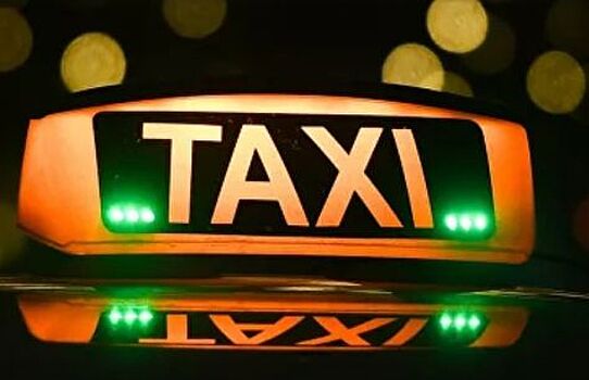 В ЯНАО мэр города решил бесплатно возить жителей на такси