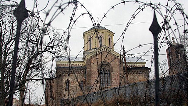Посол: Запад не замечает проблему разрушения сербских церквей в Косово