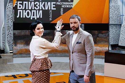 Маргарита Грачева, которой муж отрубил кисти рук, стала ведущей ток-шоу «Близкие люди» вместе с Леонидом Закошанским         