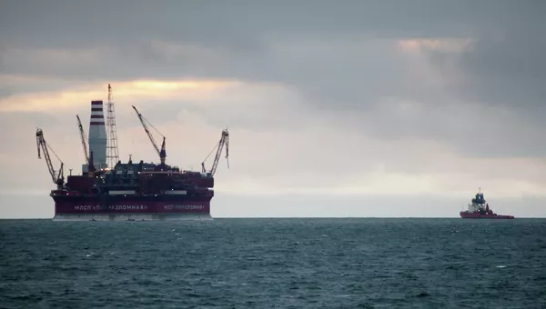 В Якутии из заброшенного судна в море Лаптевых вытекает топливо