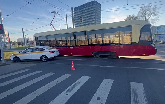 Водитель пострадал в ДТП с трамваем в Нижнем Новгороде