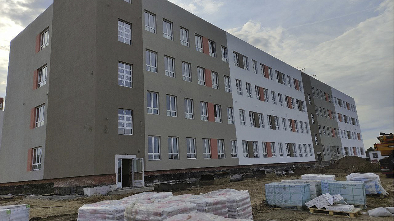 В селе Мальково Тюменской области начали благоустраивать территорию новой школы