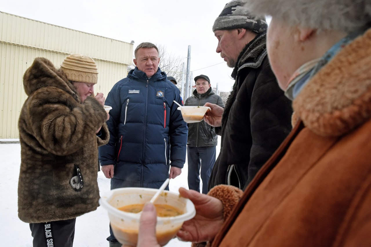 Роман Старовойт передал 335 килограммов продуктов для благотворительных обедов