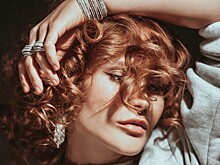 Томные позы, глубокое декольте и роскошные украшения: Даша Чаруша снялась в рекламе Dzhanelli Jewellery х Poison Drop