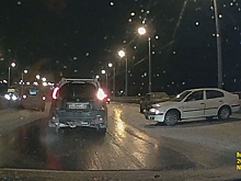 Снегопад в Челябинске спровоцировал многокилометровые пробки