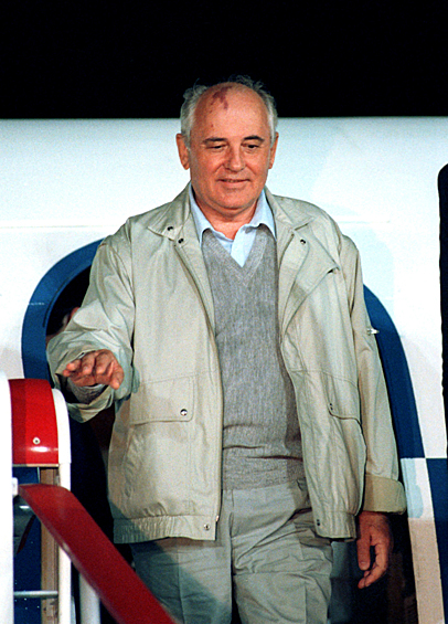 22 августа Горбачев вернулся в Москву, большинство путчистов были арестованы (позже арест заменили на подписку о невыезде, а в 1994-м их амнистировали).