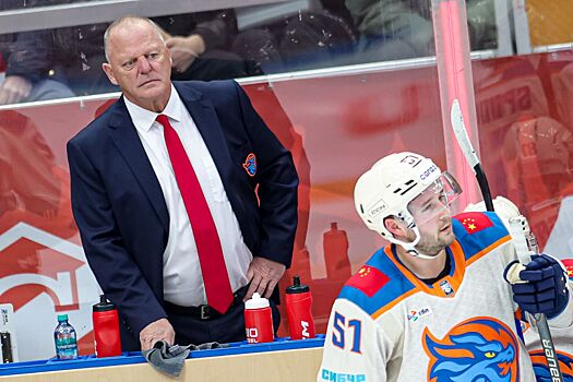 Галлан и штаб «Шанхая» возложили цветы к могилам игроков и тренеров «Локомотива»