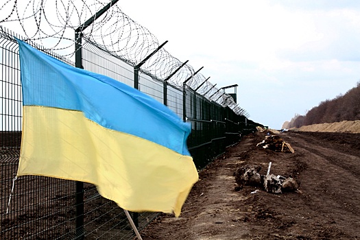 Политолог: В «Стене» между РФ и Украиной Порошенко видит источник наживы