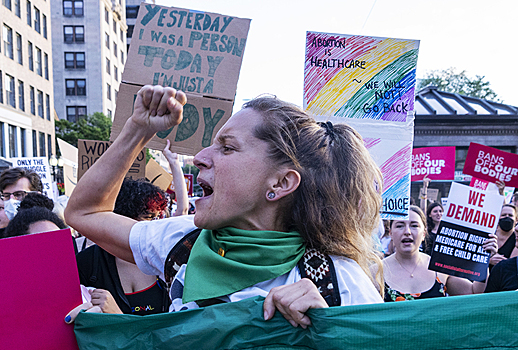 На митинге в Вашингтоне сожгли американский флаг