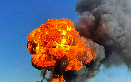Мощный взрыв на газовой заправке в России сняли на видео