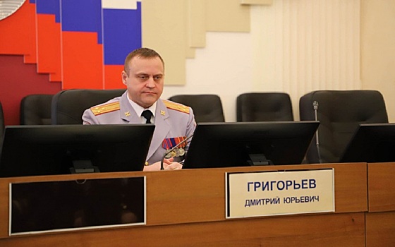 В Рязани замначальника УМВД региона Дмитрий Григорьев поздравил сотрудников УЭБиПК