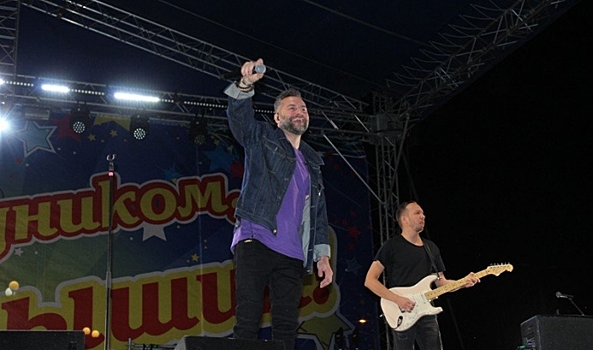 Эстрадный певец Иракли поздравил жителей Камышина с Днем города