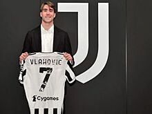 "Очередной маленький человек без яиц": фанаты "Фиорентины" высказались об уходе Влаховича в "Ювентус"