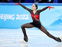 Камила Валиева выиграла произвольную программу командного турнира ОИ, несмотря на падение