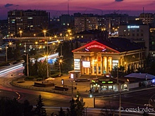 Перо, книга и платок. Памятник поэту Маяковскому появился в Омской области
