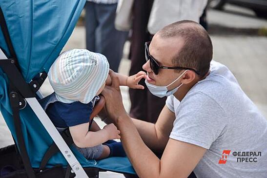 Кто может получить пособие на ребенка от полутора до трех лет