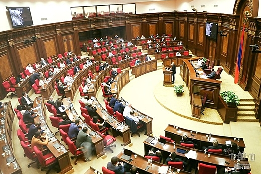 Парламент Армении назначил глав МИД и МЧС