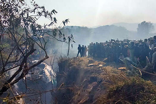 Пассажир упавшего в Непале самолета снял на телефон последние секунды полета