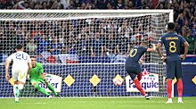 Гол Мбаппе помог Франции обыграть Грецию и укрепиться на 1-м месте в своей группе