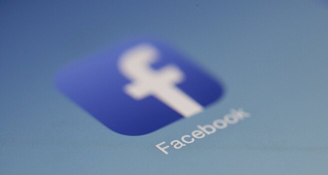 Facebook запретил рекламу с критикой вакцинации