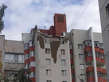 Ракета попала в многоэтажный дом в Белгороде. Пострадавших нет