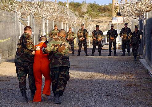 «Унижения, голод и боль» Почему США не закрывают тюрьму Гуантанамо, в которой десятилетиями пытают бесправных узников